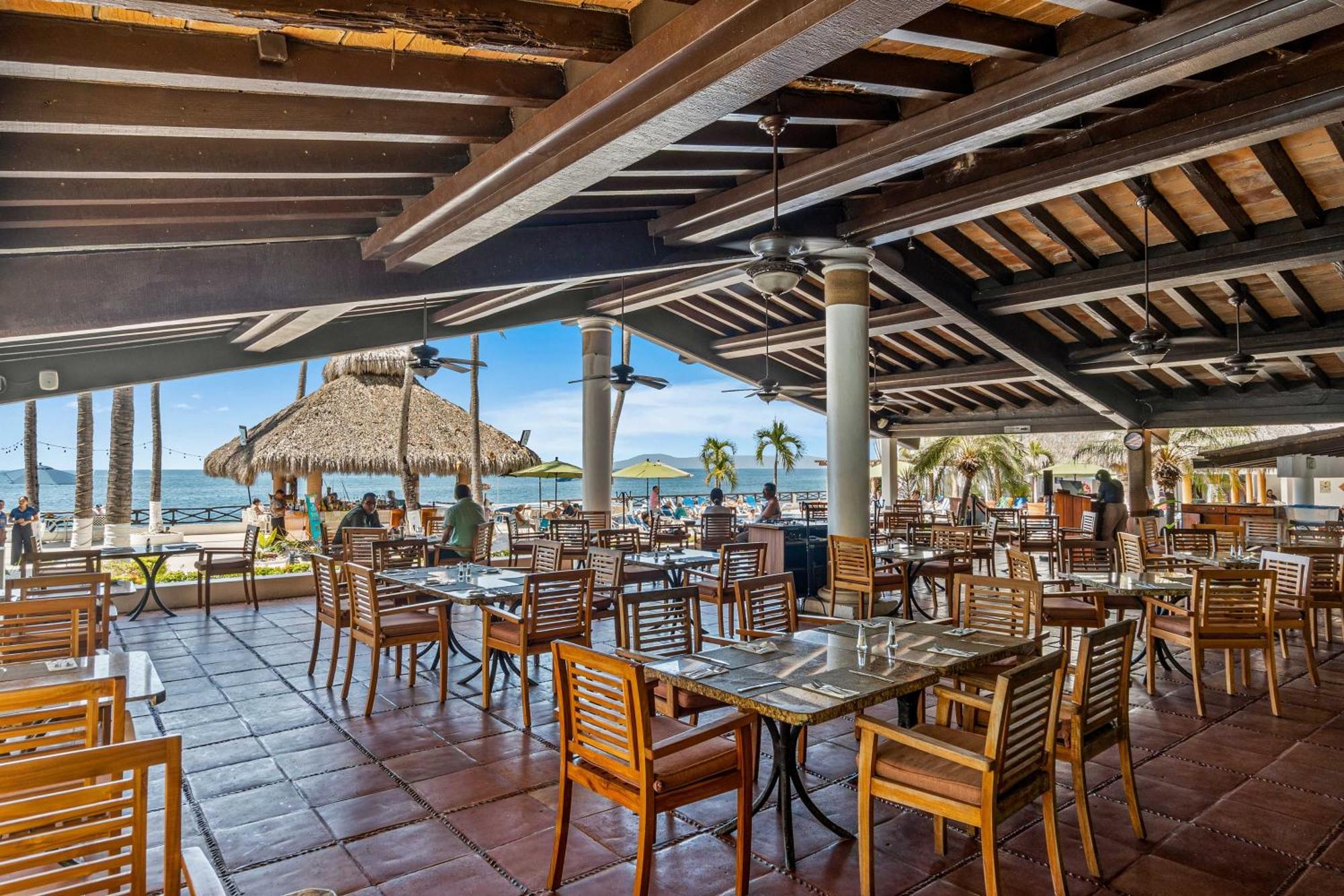 פוארטו ואלארטה Costa Sur Resort & Spa מראה חיצוני תמונה